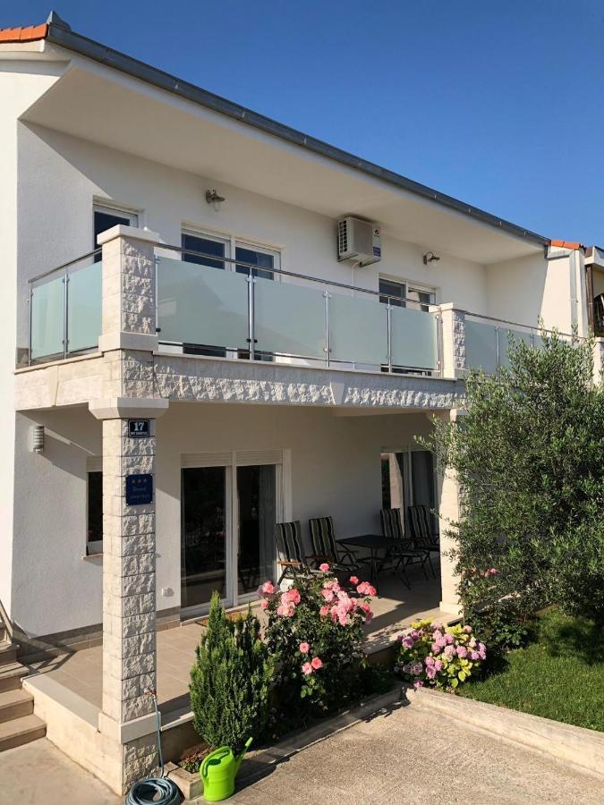 Apartments With A Parking Space Kastel Kambelovac, Kastela - 15480 Exteriör bild